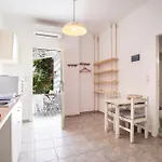 Retreats 2 Paros *