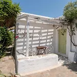 Retreats 2 Paros بيت للعطل *