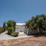 Retreats 2 Paros بيت للعطل