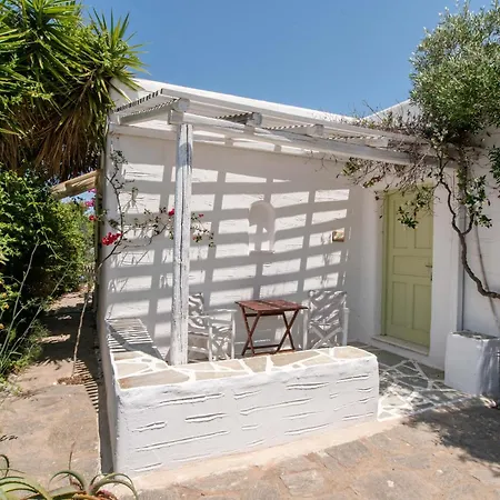 Retreats 2 Paros *